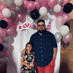 Meet your Posher, Cesar